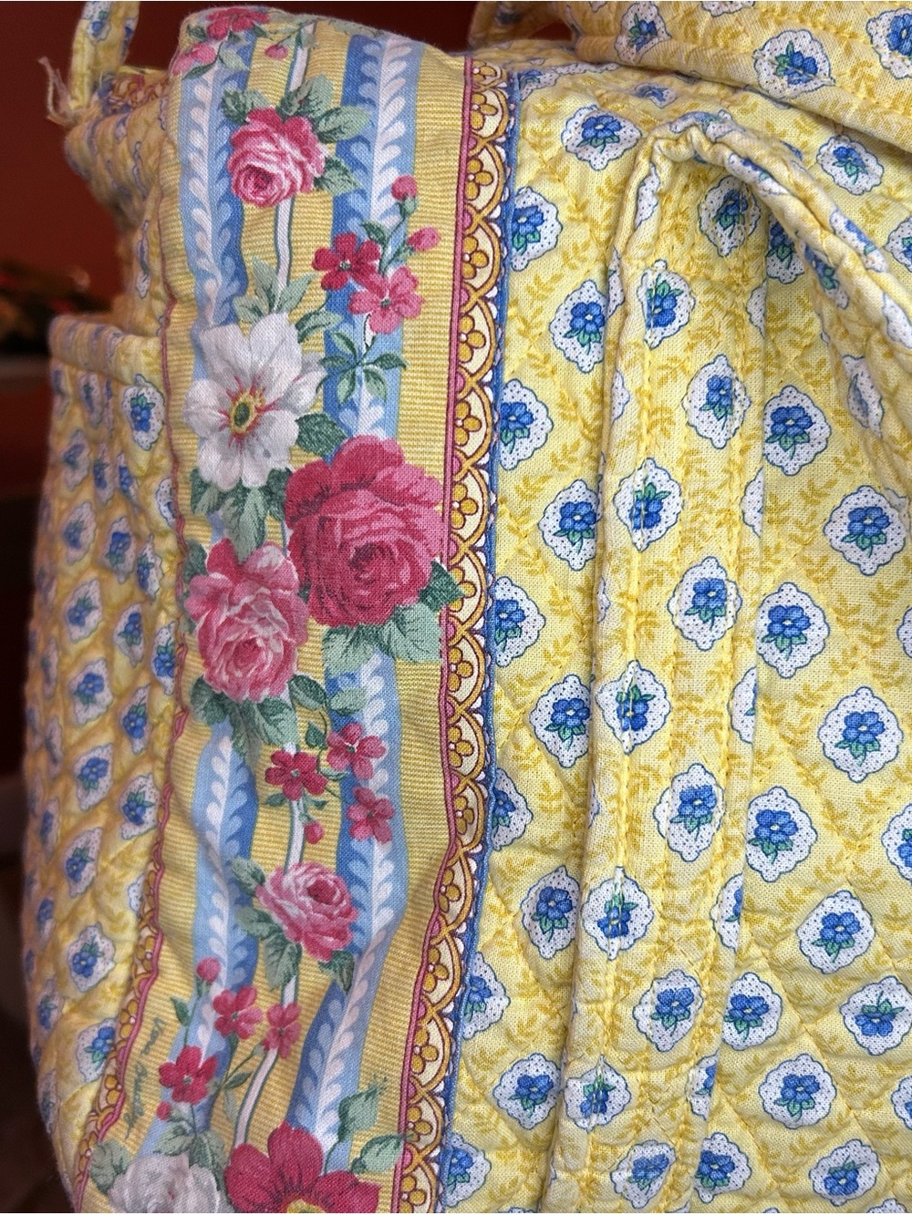 Vera Bradley “Elizabeth” pattern Quilted Duffle Bag - Picture 3 of 9